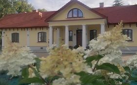 Dom Weselny 'Dwór W Jurowcach'